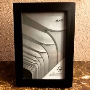NWOT - "4 x 6" Thin Single Picture Frame Wood Black
